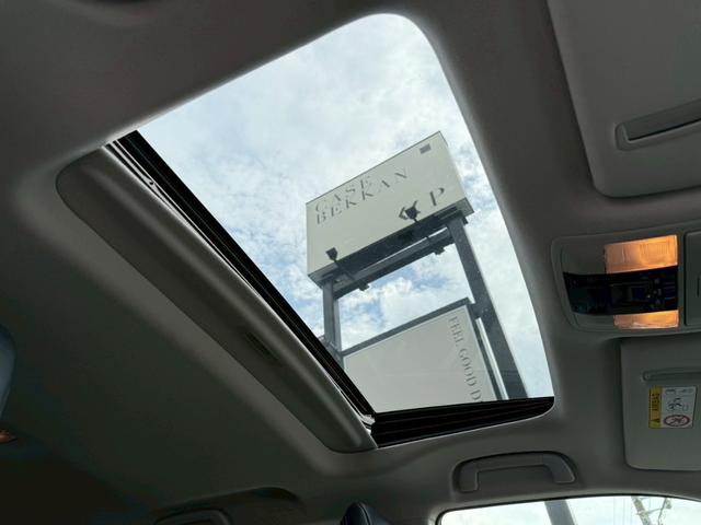 ランドクルーザープラド ＴＸ　Ｌパッケージ　サンルーフ　　ルーフレール　メーカーナビ　パノラミックビューモニター　クリアランスソナー　ブラインドスポットモニター　純正１８インチアルミホイール　シートヒーター　ベンチレーション　ＬＥＤヘッドライト（4枚目）