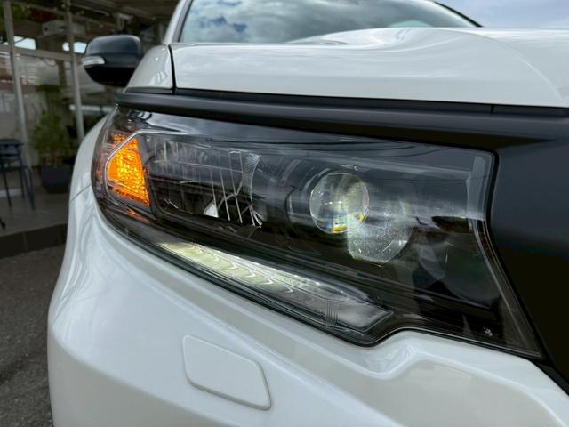 ランドクルーザープラド ＴＸ　Ｌパッケージ　サンルーフ　　ルーフレール　メーカーナビ　パノラミックビューモニター　クリアランスソナー　ブラインドスポットモニター　純正１８インチアルミホイール　シートヒーター　ベンチレーション　ＬＥＤヘッドライト（13枚目）