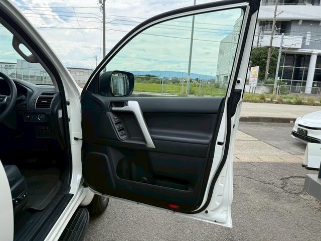 ランドクルーザープラド ＴＸ　Ｌパッケージ　サンルーフ　　ルーフレール　メーカーナビ　パノラミックビューモニター　クリアランスソナー　ブラインドスポットモニター　純正１８インチアルミホイール　シートヒーター　ベンチレーション　ＬＥＤヘッドライト（64枚目）