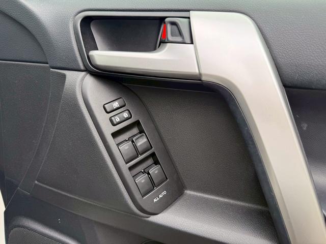 ランドクルーザープラド ＴＸ　Ｌパッケージ　サンルーフ　　ルーフレール　メーカーナビ　パノラミックビューモニター　クリアランスソナー　ブラインドスポットモニター　純正１８インチアルミホイール　シートヒーター　ベンチレーション　ＬＥＤヘッドライト（65枚目）