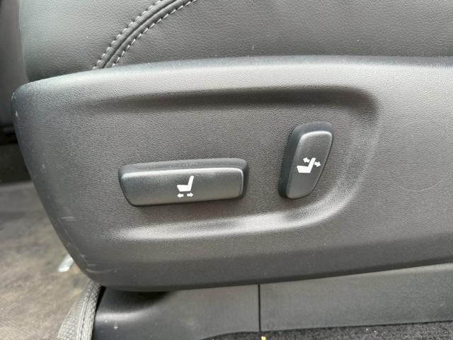 ランドクルーザープラド ＴＸ　Ｌパッケージ　サンルーフ　　ルーフレール　メーカーナビ　パノラミックビューモニター　クリアランスソナー　ブラインドスポットモニター　純正１８インチアルミホイール　シートヒーター　ベンチレーション　ＬＥＤヘッドライト（69枚目）