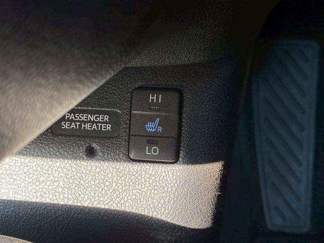 プリウス Ｓツーリングセレクション　モデリスタエアロ（Ｆ．Ｓ．Ｒ）　純正９インチナビ　黒レザーシート　社外１７インチＡＷ　シートヒーター　ベンチレーション　フルセグＴＶ　ＥＴＣ　バックモニター　　　　ＬＥＤヘッドライト　ＡＣ１００Ｖ（5枚目）