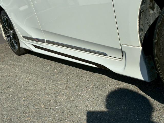 プリウス Ｓツーリングセレクション　モデリスタエアロ（Ｆ．Ｓ．Ｒ）　純正９インチナビ　黒レザーシート　社外１７インチＡＷ　シートヒーター　ベンチレーション　フルセグＴＶ　ＥＴＣ　バックモニター　　　　ＬＥＤヘッドライト　ＡＣ１００Ｖ（19枚目）