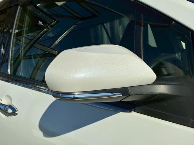 プリウス Ｓツーリングセレクション　モデリスタエアロ（Ｆ．Ｓ．Ｒ）　純正９インチナビ　黒レザーシート　社外１７インチＡＷ　シートヒーター　ベンチレーション　フルセグＴＶ　ＥＴＣ　バックモニター　　　　ＬＥＤヘッドライト　ＡＣ１００Ｖ（20枚目）