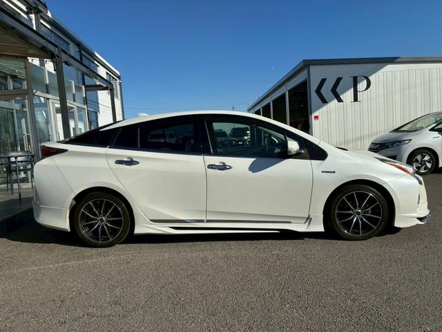 プリウス Ｓツーリングセレクション　モデリスタエアロ（Ｆ．Ｓ．Ｒ）　純正９インチナビ　黒レザーシート　社外１７インチＡＷ　シートヒーター　ベンチレーション　フルセグＴＶ　ＥＴＣ　バックモニター　　　　ＬＥＤヘッドライト　ＡＣ１００Ｖ（22枚目）