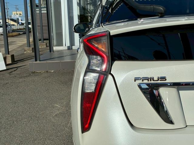 プリウス Ｓツーリングセレクション　モデリスタエアロ（Ｆ．Ｓ．Ｒ）　純正９インチナビ　黒レザーシート　社外１７インチＡＷ　シートヒーター　ベンチレーション　フルセグＴＶ　ＥＴＣ　バックモニター　　　　ＬＥＤヘッドライト　ＡＣ１００Ｖ（30枚目）