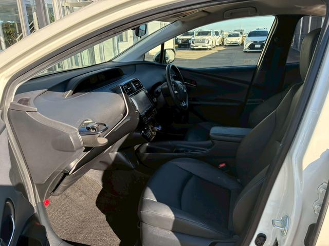 プリウス Ｓツーリングセレクション　モデリスタエアロ（Ｆ．Ｓ．Ｒ）　純正９インチナビ　黒レザーシート　社外１７インチＡＷ　シートヒーター　ベンチレーション　フルセグＴＶ　ＥＴＣ　バックモニター　　　　ＬＥＤヘッドライト　ＡＣ１００Ｖ（39枚目）