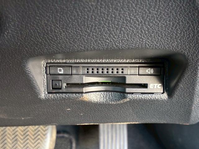 プリウス Ｓツーリングセレクション　モデリスタエアロ（Ｆ．Ｓ．Ｒ）　純正９インチナビ　黒レザーシート　社外１７インチＡＷ　シートヒーター　ベンチレーション　フルセグＴＶ　ＥＴＣ　バックモニター　　　　ＬＥＤヘッドライト　ＡＣ１００Ｖ（43枚目）