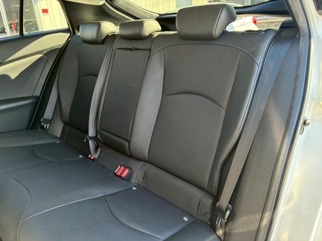 プリウス Ｓツーリングセレクション　モデリスタエアロ（Ｆ．Ｓ．Ｒ）　純正９インチナビ　黒レザーシート　社外１７インチＡＷ　シートヒーター　ベンチレーション　フルセグＴＶ　ＥＴＣ　バックモニター　　　　ＬＥＤヘッドライト　ＡＣ１００Ｖ（64枚目）