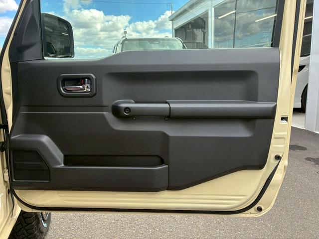 ジムニー ＸＣ　社外ナビ　フルセグＴＶ　バックカメラ　リフトアップ　オーバーフェンダー　ブラウンレザーシートカバー　１６インチアルミホイール　オープンカントリータイヤ　大型グリルガード　リアラダー　スペアタイヤカバー（56枚目）