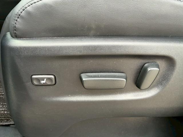 アルファード ２．５Ｓ　Ｃパッケージ　ツインムーンルーフ　　ＴＲＤエアロ（Ｆ／Ｓ／Ｒ）　デジタルインナーミラー　純正ディスプレイオーディオ　フリップダウンモニター　３眼ＬＥＤヘッドライト　シーケンシャルウインカー　シートヒータークーラー（71枚目）