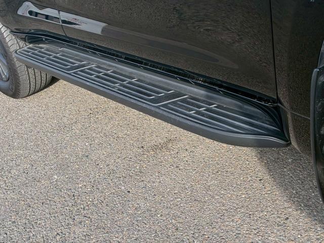 ランドクルーザープラド TX Lパッケージ マットブラックエディション パノラミックビューモニター 9型ディスプレイオーディオ BSM シートヒーター クリアランスソナー 黒レザーシート レダークルーズコントロール ルーフレール パワーシート LEDヘッドライト ETC(17枚目)