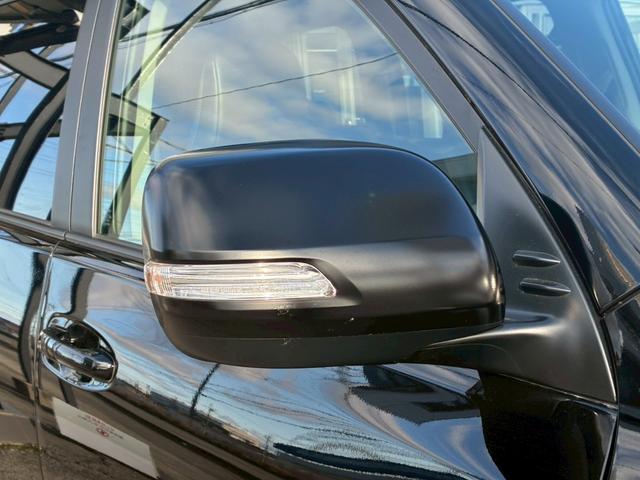 ランドクルーザープラド TX Lパッケージ マットブラックエディション パノラミックビューモニター 9型ディスプレイオーディオ BSM シートヒーター クリアランスソナー 黒レザーシート レダークルーズコントロール ルーフレール パワーシート LEDヘッドライト ETC(18枚目)