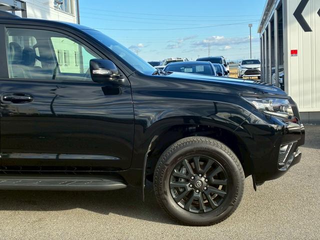 ランドクルーザープラド TX Lパッケージ マットブラックエディション パノラミックビューモニター 9型ディスプレイオーディオ BSM シートヒーター クリアランスソナー 黒レザーシート レダークルーズコントロール ルーフレール パワーシート LEDヘッドライト ETC(23枚目)