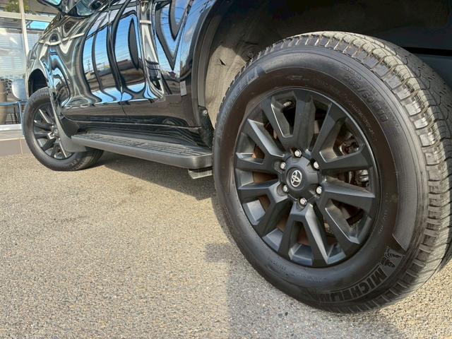 ランドクルーザープラド TX Lパッケージ マットブラックエディション パノラミックビューモニター 9型ディスプレイオーディオ BSM シートヒーター クリアランスソナー 黒レザーシート レダークルーズコントロール ルーフレール パワーシート LEDヘッドライト ETC(32枚目)