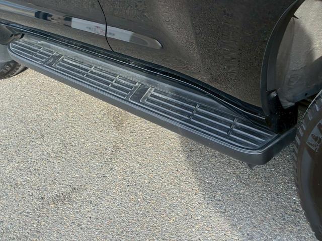 ランドクルーザープラド TX Lパッケージ マットブラックエディション パノラミックビューモニター 9型ディスプレイオーディオ BSM シートヒーター クリアランスソナー 黒レザーシート レダークルーズコントロール ルーフレール パワーシート LEDヘッドライト ETC(33枚目)