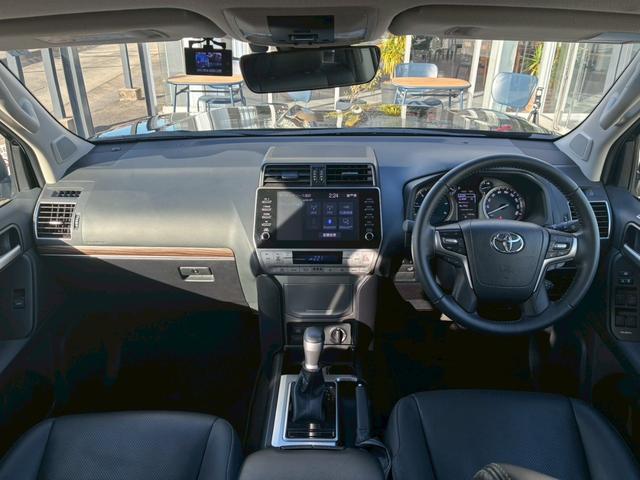 ランドクルーザープラド TX Lパッケージ マットブラックエディション パノラミックビューモニター 9型ディスプレイオーディオ BSM シートヒーター クリアランスソナー 黒レザーシート レダークルーズコントロール ルーフレール パワーシート LEDヘッドライト ETC(38枚目)
