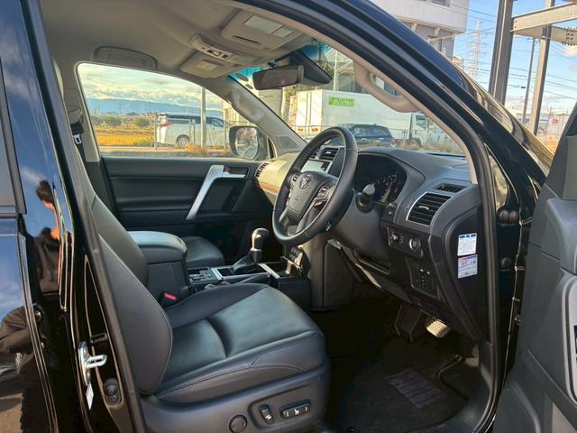 ランドクルーザープラド TX Lパッケージ マットブラックエディション パノラミックビューモニター 9型ディスプレイオーディオ BSM シートヒーター クリアランスソナー 黒レザーシート レダークルーズコントロール ルーフレール パワーシート LEDヘッドライト ETC(39枚目)