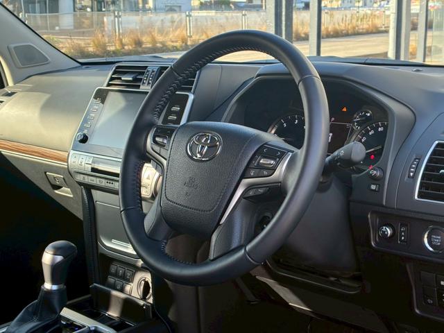 ランドクルーザープラド TX Lパッケージ マットブラックエディション パノラミックビューモニター 9型ディスプレイオーディオ BSM シートヒーター クリアランスソナー 黒レザーシート レダークルーズコントロール ルーフレール パワーシート LEDヘッドライト ETC(41枚目)