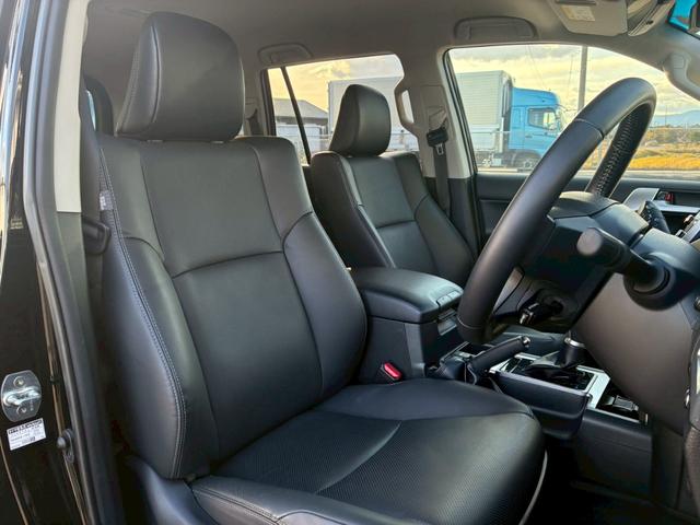 ランドクルーザープラド TX Lパッケージ マットブラックエディション パノラミックビューモニター 9型ディスプレイオーディオ BSM シートヒーター クリアランスソナー 黒レザーシート レダークルーズコントロール ルーフレール パワーシート LEDヘッドライト ETC(59枚目)