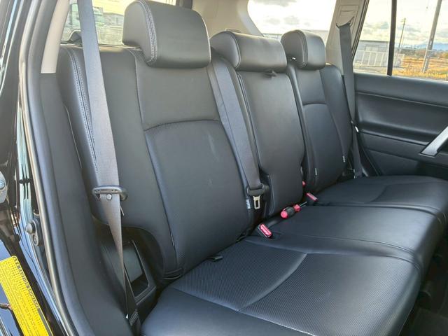 ランドクルーザープラド TX Lパッケージ マットブラックエディション パノラミックビューモニター 9型ディスプレイオーディオ BSM シートヒーター クリアランスソナー 黒レザーシート レダークルーズコントロール ルーフレール パワーシート LEDヘッドライト ETC(74枚目)