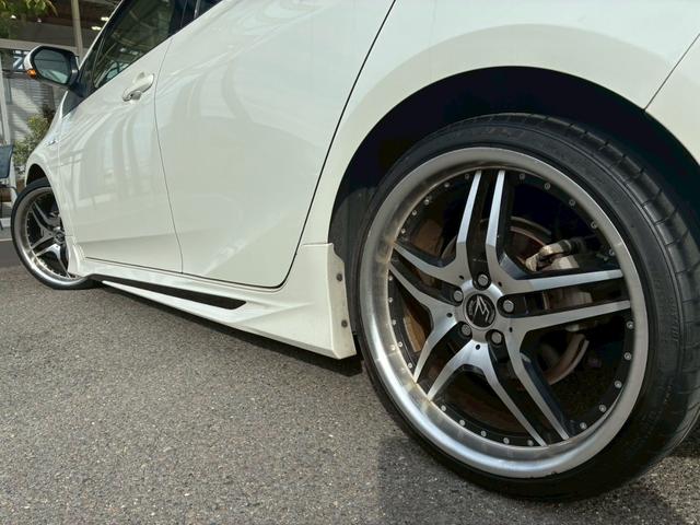 プリウス Ｓツーリングセレクション　純正ナビ　モデリスタエアロ（Ｆ／Ｓ／Ｒ）　社外１９インチアルミホイール　トヨタセーフティセンス　レーダークルーズコントロール　バックカメラ　Ｂｌｕｅｔｏｏｔｈ接続　ドライブレコーダー　シートヒーター（33枚目）