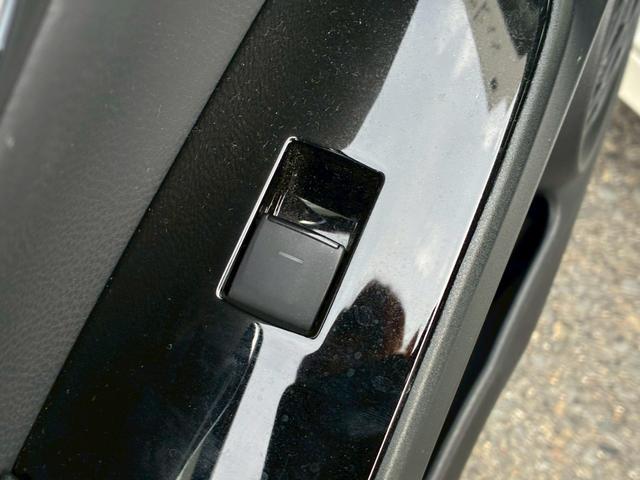 プリウス Ｓツーリングセレクション　純正ナビ　モデリスタエアロ（Ｆ／Ｓ／Ｒ）　社外１９インチアルミホイール　トヨタセーフティセンス　レーダークルーズコントロール　バックカメラ　Ｂｌｕｅｔｏｏｔｈ接続　ドライブレコーダー　シートヒーター（61枚目）