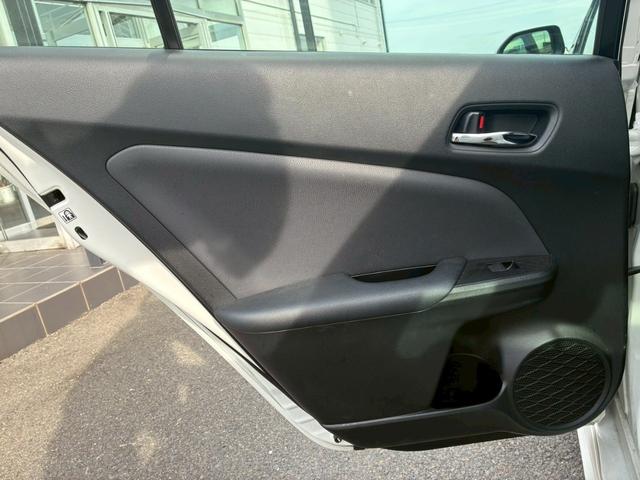 プリウス Ｓツーリングセレクション　純正ナビ　モデリスタエアロ（Ｆ／Ｓ／Ｒ）　社外１９インチアルミホイール　トヨタセーフティセンス　レーダークルーズコントロール　バックカメラ　Ｂｌｕｅｔｏｏｔｈ接続　ドライブレコーダー　シートヒーター（65枚目）