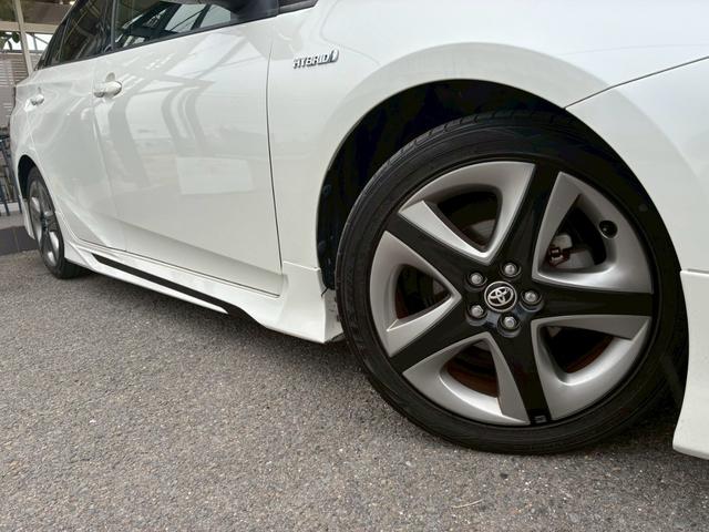 プリウス Sツーリングセレクション 7インチナビ モデリスタエアロ(F.S.R) シートヒーター ベンチレーション バックカメラ 純正17インチAW LEDヘッドライト 黒革シート セーフティーセンス スマートキー Bluetooth(16枚目)