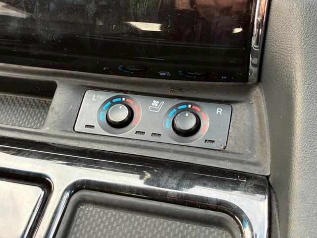 ヴェルファイア ２．５Ｚ　Ｇエディション　ツインサンルーフ　ＴＲＤエアロ　デジタルインナーミラー　純正１０インチナビ　純正１２．１インチフリップダウンモニター　クリアランスソナー　両側電動スライドドア　バックカメラ　三眼ＬＥＤヘッドライト（51枚目）