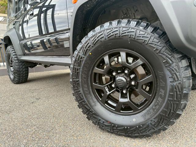 ジムニーノマド ＦＣ　ジーアイギアカスタム　３インチリフトアップ　ＳＵＺＵＫＩレターグリル　ルーフラック　スペアタイヤカバー　１０インチマルチオーディオ　レーダークルーズコントロール　パーキングセンサー（18枚目）