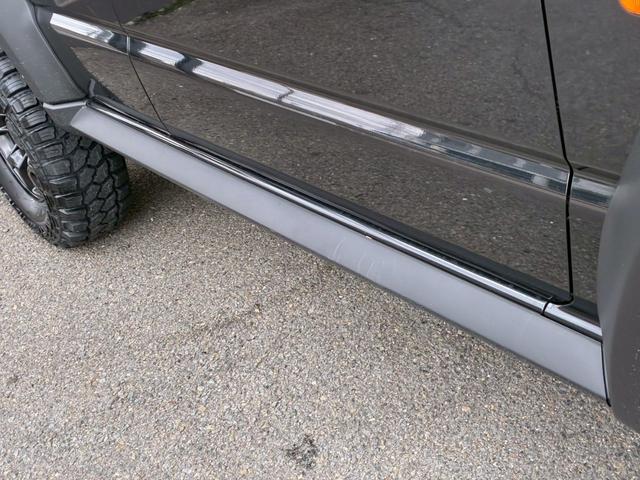 ジムニーノマド ＦＣ　ジーアイギアカスタム　３インチリフトアップ　ＳＵＺＵＫＩレターグリル　ルーフラック　スペアタイヤカバー　１０インチマルチオーディオ　レーダークルーズコントロール　パーキングセンサー（21枚目）