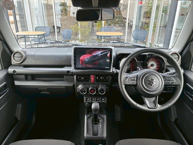 ジムニーノマド ＦＣ　ジーアイギアカスタム　３インチリフトアップ　ＳＵＺＵＫＩレターグリル　ルーフラック　スペアタイヤカバー　１０インチマルチオーディオ　レーダークルーズコントロール　パーキングセンサー（43枚目）