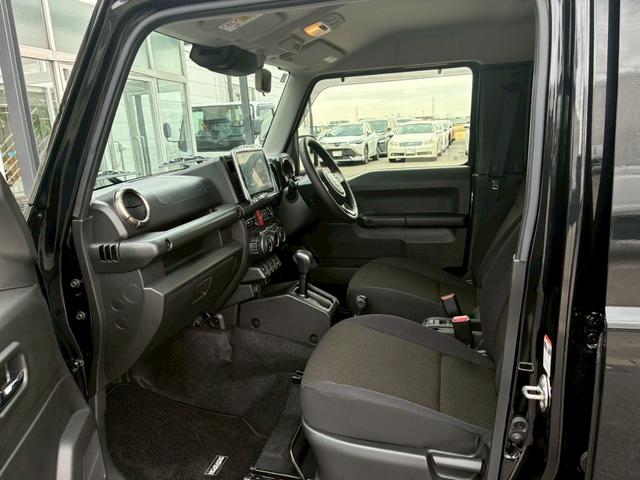 ジムニーノマド ＦＣ　ジーアイギアカスタム　３インチリフトアップ　ＳＵＺＵＫＩレターグリル　ルーフラック　スペアタイヤカバー　１０インチマルチオーディオ　レーダークルーズコントロール　パーキングセンサー（45枚目）