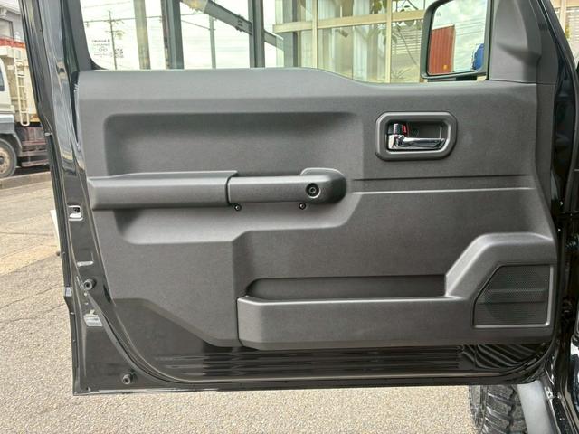 ジムニーノマド ＦＣ　ジーアイギアカスタム　３インチリフトアップ　ＳＵＺＵＫＩレターグリル　ルーフラック　スペアタイヤカバー　１０インチマルチオーディオ　レーダークルーズコントロール　パーキングセンサー（66枚目）