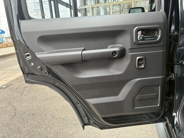 ジムニーノマド ＦＣ　ジーアイギアカスタム　３インチリフトアップ　ＳＵＺＵＫＩレターグリル　ルーフラック　スペアタイヤカバー　１０インチマルチオーディオ　レーダークルーズコントロール　パーキングセンサー（70枚目）