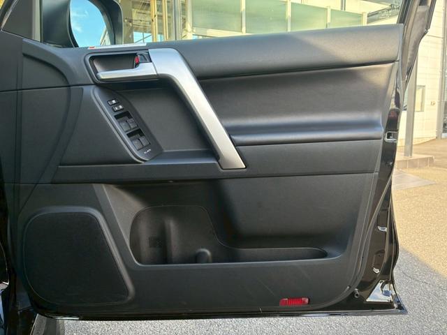 ランドクルーザープラド ＴＸ　Ｌパッケージ　マットブラックエディション　パノラミックビューモニター　９型ディスプレイオーディオ　ＢＳＭ　シートヒーター　クリアランスソナー　黒レザーシート　レダークルーズコントロール　ルーフレール　パワーシート　ＬＥＤヘッドライト　ＥＴＣ（57枚目）