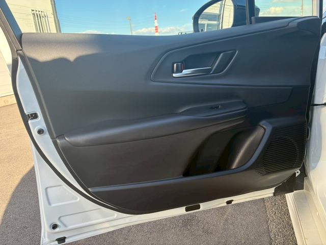 プリウス Ｚ　モデリスタエアロ（Ｆ／Ｓ／Ｒ）　デジタルインナーミラー　１２．３インチナビ　ＥＴＣ２．０　　パノラミックビューモニター　　純正１９インチアルミホイール　　トヨタセーフティセンス　ＢＳＭ　シートヒーター（64枚目）