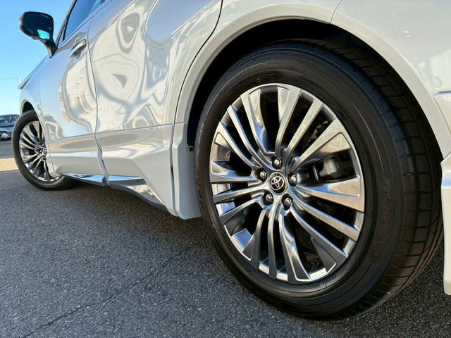 ハリアーハイブリッド Ｚ　レザーパッケージ　モデリスタエアロ（Ｆ．Ｓ．Ｒ）　ＰＨＶ仕様　ＪＢＬサウンド　デジタルインナーミラー　社外テールシーケーシャルウィンカー　パノラミックビューモニター　純正１９インチＡＷ　１２．３インチナビ　シートヒータ（32枚目）