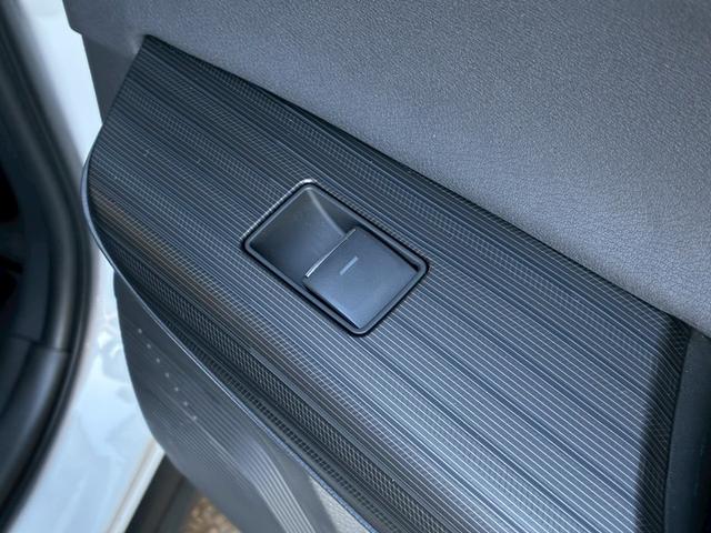 ハリアーハイブリッド Ｚ　レザーパッケージ　モデリスタエアロ（Ｆ．Ｓ．Ｒ）　ＰＨＶ仕様　ＪＢＬサウンド　デジタルインナーミラー　社外テールシーケーシャルウィンカー　パノラミックビューモニター　純正１９インチＡＷ　１２．３インチナビ　シートヒータ（74枚目）