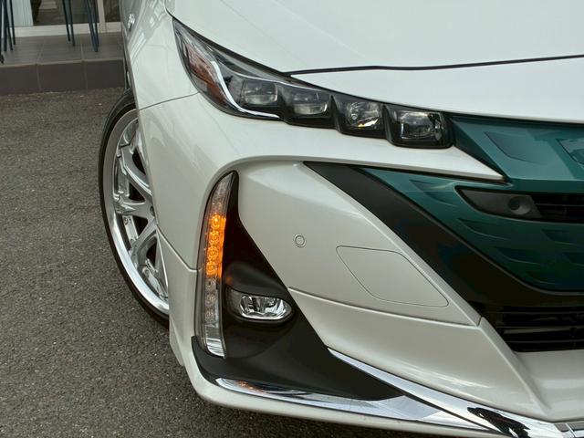 プリウスＰＨＶ Ｓセーフティプラス　モデリスタエアロ（Ｆ．Ｓ．Ｒ）　カロッツェリア８インチナビ　社外１８インチＡＷ　シートヒーター　ステアリングヒーター　フルセグＴＶ　ローダウン　３眼ＬＥＤヘッドライト　バックカメラ　ＥＴＣ（15枚目）