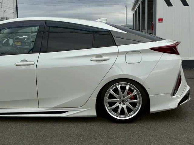 プリウスＰＨＶ Ｓセーフティプラス　モデリスタエアロ（Ｆ．Ｓ．Ｒ）　カロッツェリア８インチナビ　社外１８インチＡＷ　シートヒーター　ステアリングヒーター　フルセグＴＶ　ローダウン　３眼ＬＥＤヘッドライト　バックカメラ　ＥＴＣ（37枚目）