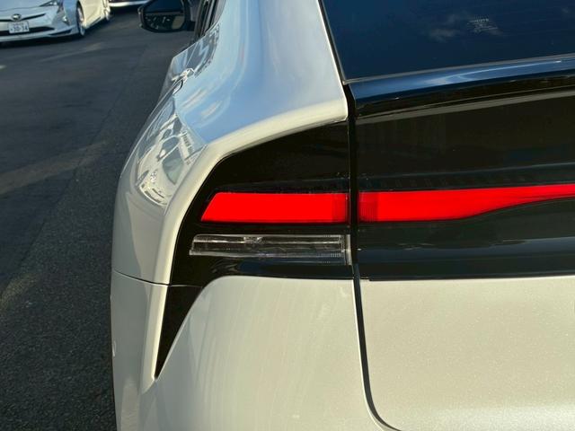 プリウス Ｚ　トヨタチームメイト　デジタルインナーミラー　パノラミックビューモニター　シートヒータ／ベンチレーション　フルセグＴＶ　　パワーバックドア　パワーシート　ＬＥＤヘッドライト　純正１９インチアルミホイール（31枚目）