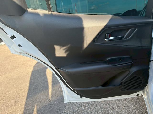 プリウス Ｚ　トヨタチームメイト　デジタルインナーミラー　パノラミックビューモニター　シートヒータ／ベンチレーション　フルセグＴＶ　　パワーバックドア　パワーシート　ＬＥＤヘッドライト　純正１９インチアルミホイール（68枚目）