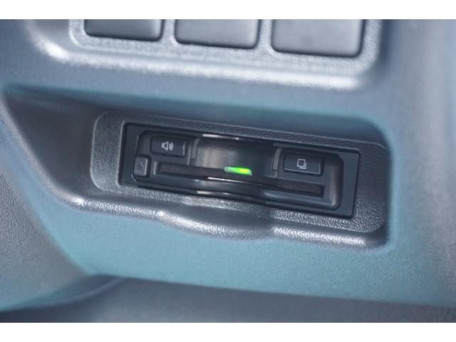 ハイエースバン ロングスーパーＧＬ　ユーザー様買取直販車両・ワンオーナー・禁煙車・ＴＲＤエアロ・両側電動スライドドア・ＬＥＤヘッドライト・ＡＬＰＩＮＥメモリーナビ・バックカメラ・デジタルインナーミラー・ＥＴＣ・１００Ｖ電源（13枚目）