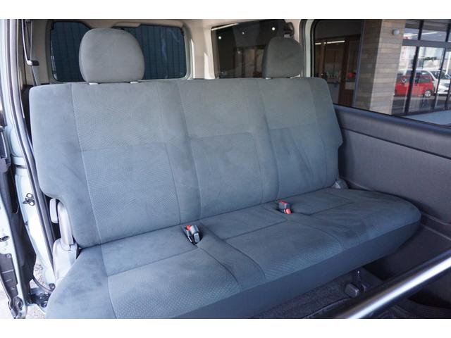 ハイエースバン ロングスーパーＧＬ　ユーザー様買取直販車両・ワンオーナー・禁煙車・ＴＲＤエアロ・両側電動スライドドア・ＬＥＤヘッドライト・ＡＬＰＩＮＥメモリーナビ・バックカメラ・デジタルインナーミラー・ＥＴＣ・１００Ｖ電源（18枚目）