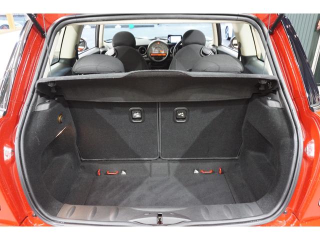MINI クーパー ユーザー様買取直販車両・carrozzeriaナビ・クラシックメーター・純正オーディオ・ETC・ユニオンジャックドアミラー&ルームミラーカバー・フロント&リアフォグランプ・チリレッドxホワイトルーフ(19枚目)
