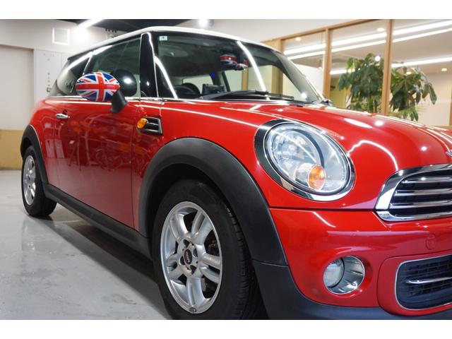 MINI クーパー ユーザー様買取直販車両・carrozzeriaナビ・クラシックメーター・純正オーディオ・ETC・ユニオンジャックドアミラー&ルームミラーカバー・フロント&リアフォグランプ・チリレッドxホワイトルーフ(25枚目)