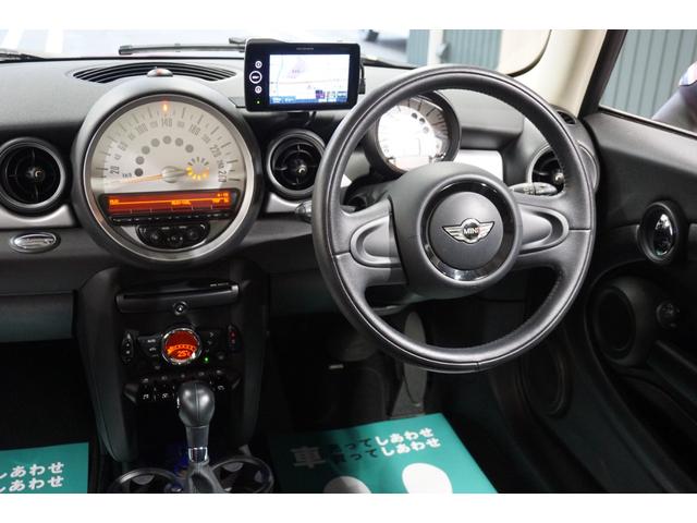 MINI クーパー ユーザー様買取直販車両・carrozzeriaナビ・クラシックメーター・純正オーディオ・ETC・ユニオンジャックドアミラー&ルームミラーカバー・フロント&リアフォグランプ・チリレッドxホワイトルーフ(39枚目)