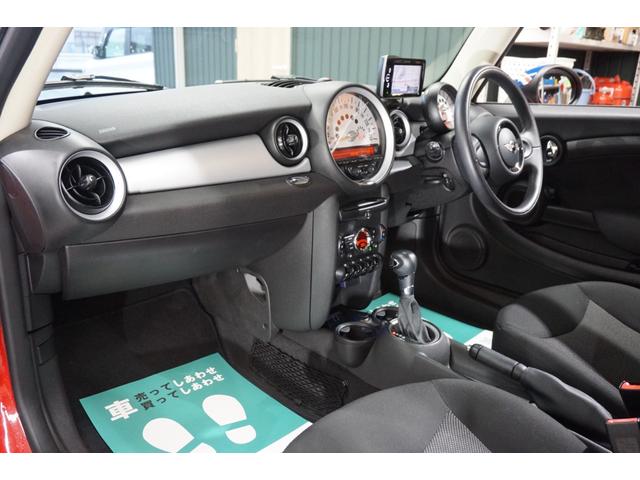 MINI クーパー ユーザー様買取直販車両・carrozzeriaナビ・クラシックメーター・純正オーディオ・ETC・ユニオンジャックドアミラー&ルームミラーカバー・フロント&リアフォグランプ・チリレッドxホワイトルーフ(48枚目)